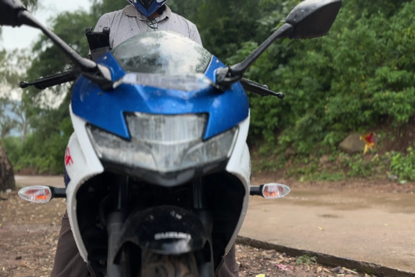 Motorcycle headlight and bodywork, colour-grading demonstration